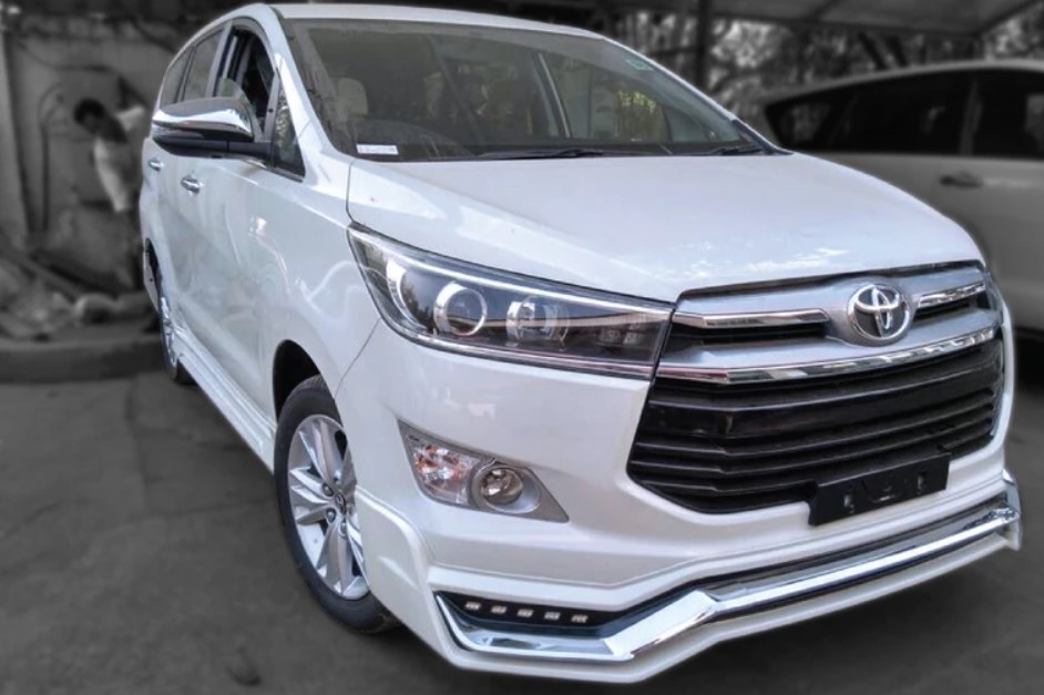 Toyota Innova Tithum Body Kit